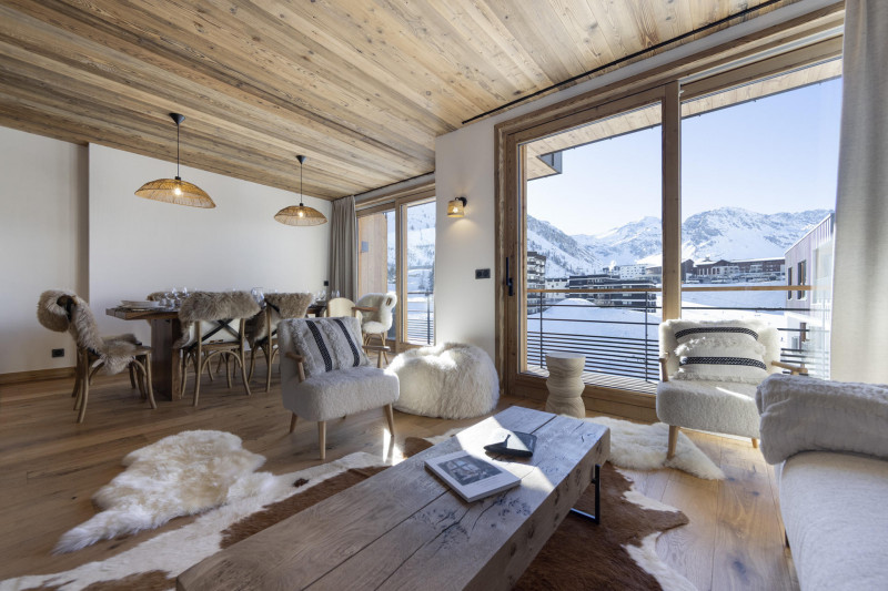 _lv_images__lot_0075554095_03_13837261