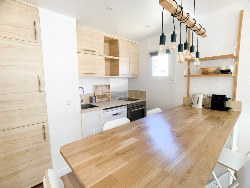 Meubles en bois clair