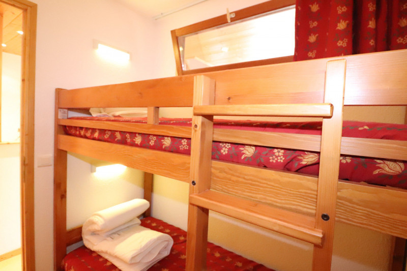 Chambre avec lit superposé