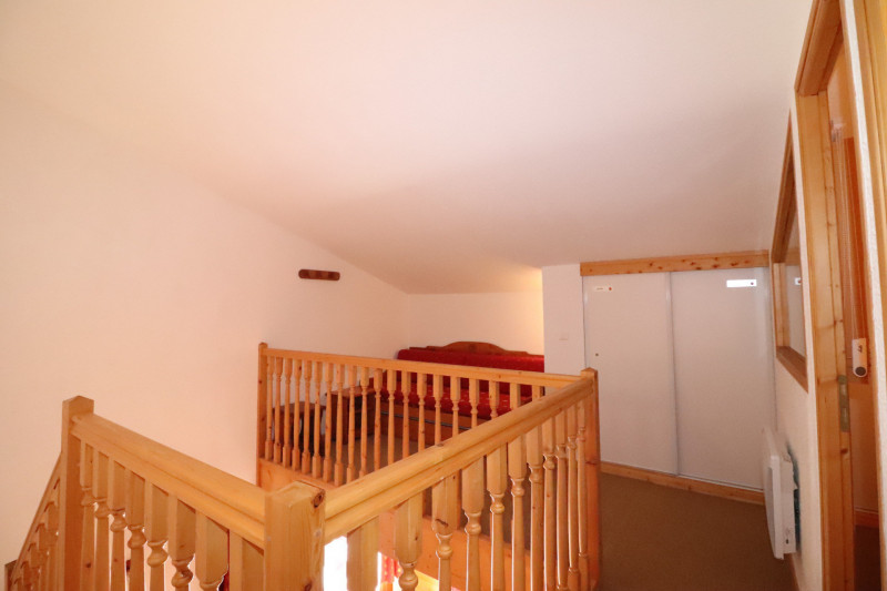 Rangements dans le coin salon Rangements dans le coin salon