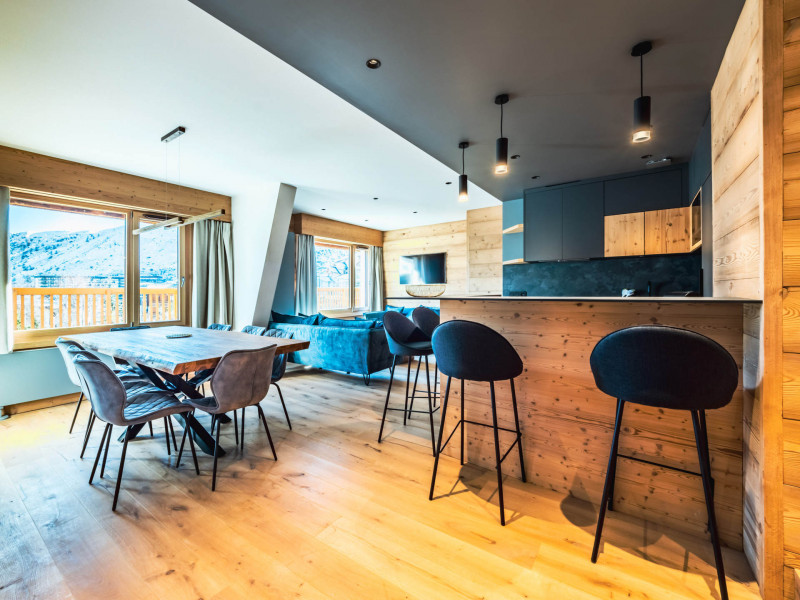 Beau séjour spacieux. Beau séjour spacieux.