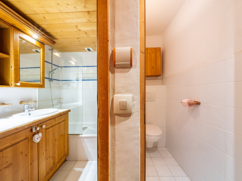 CUISINE AVEC RANGEMENTS CUISINE AVEC RANGEMENTS