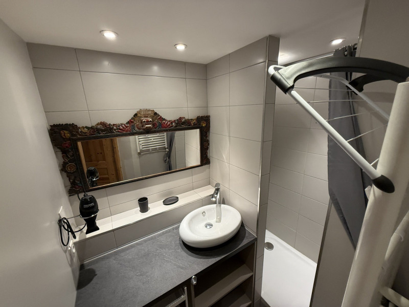 Salle de bain  location-appartement-hauts de val claret-ski-tignes